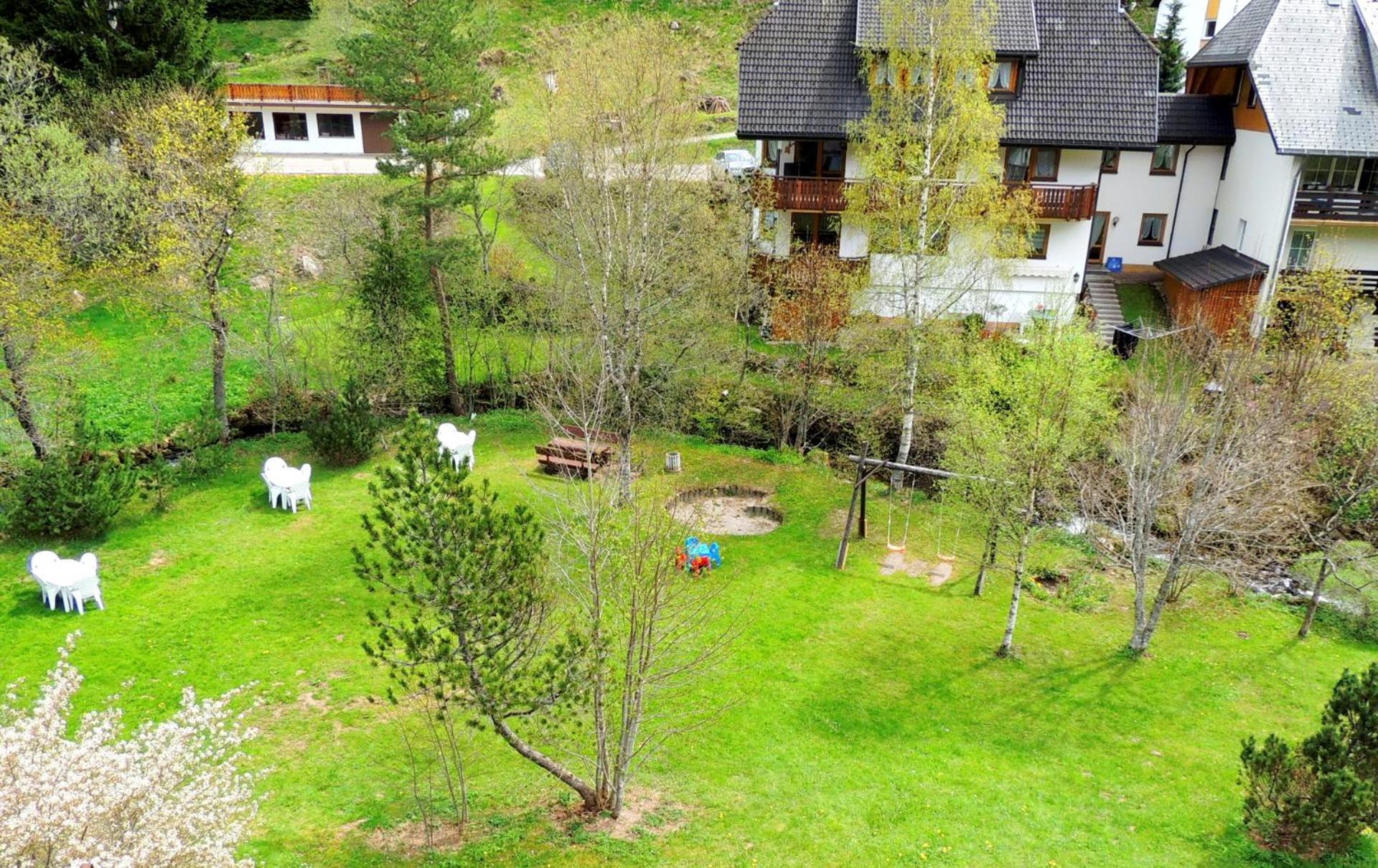 Naturidyll Am Fluss - Ferienhaus Albmatte - Grosser Garten Zum Grillen Und Entspannen-Direkt Neben Dem Radon Revitalbad Mit Sauna Und Thermalbecken St. Blasien Exteriér fotografie